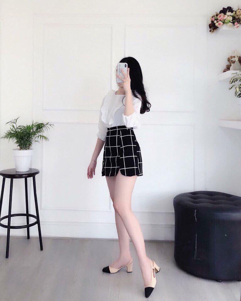 Sét Áo Tay Lỡ Phối Bèo Kết Hợp Với Chân Váy Caro Thanh Lịch TTS0415