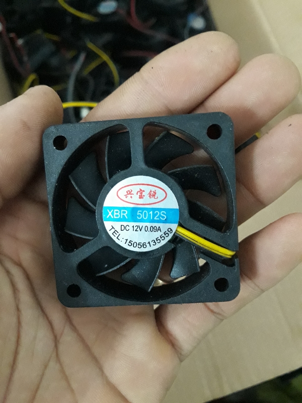 Quạt Thông Gió 12V DC 4x4x1 cm