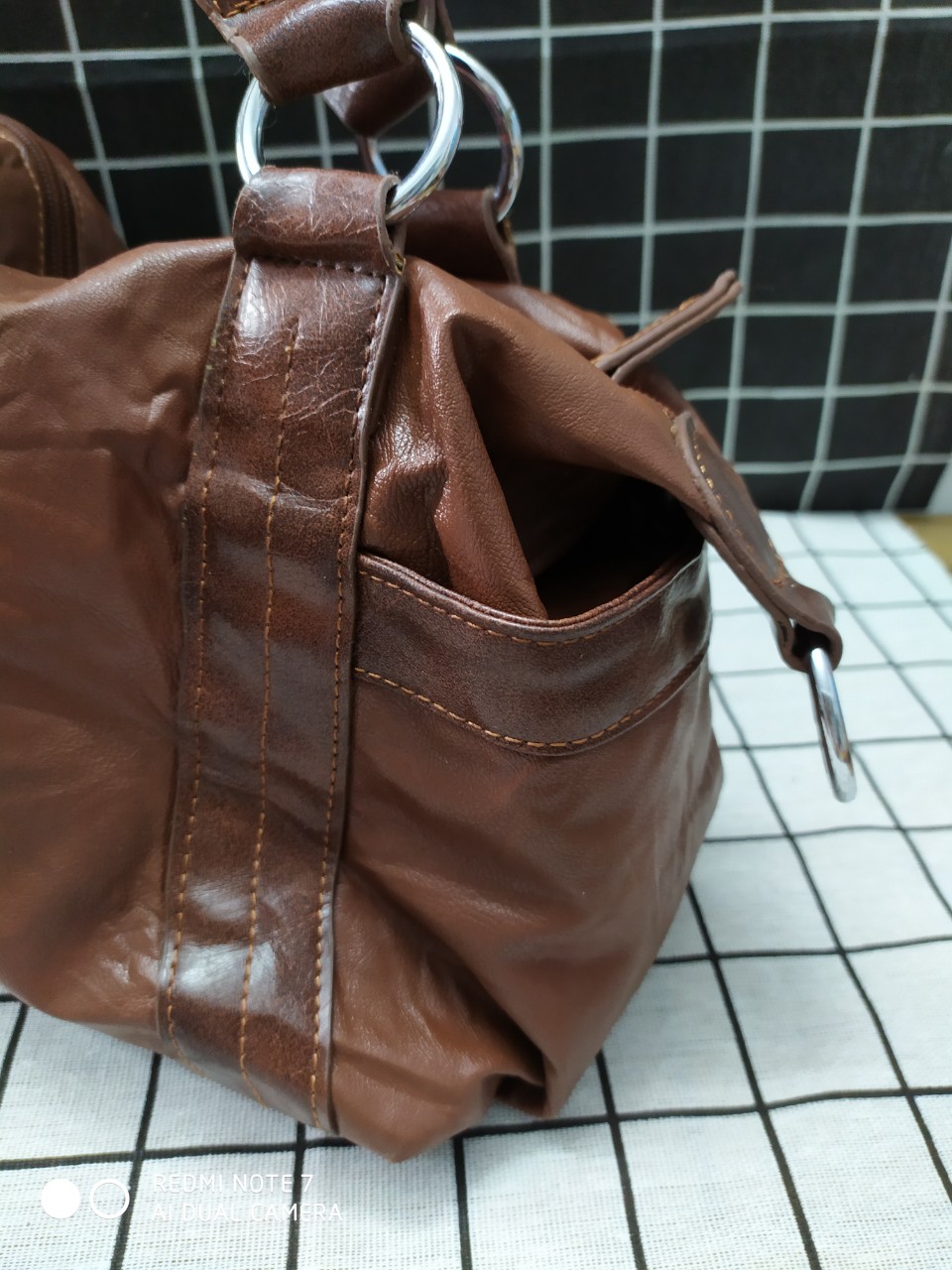 Túi da mềm secondhand, hàng si