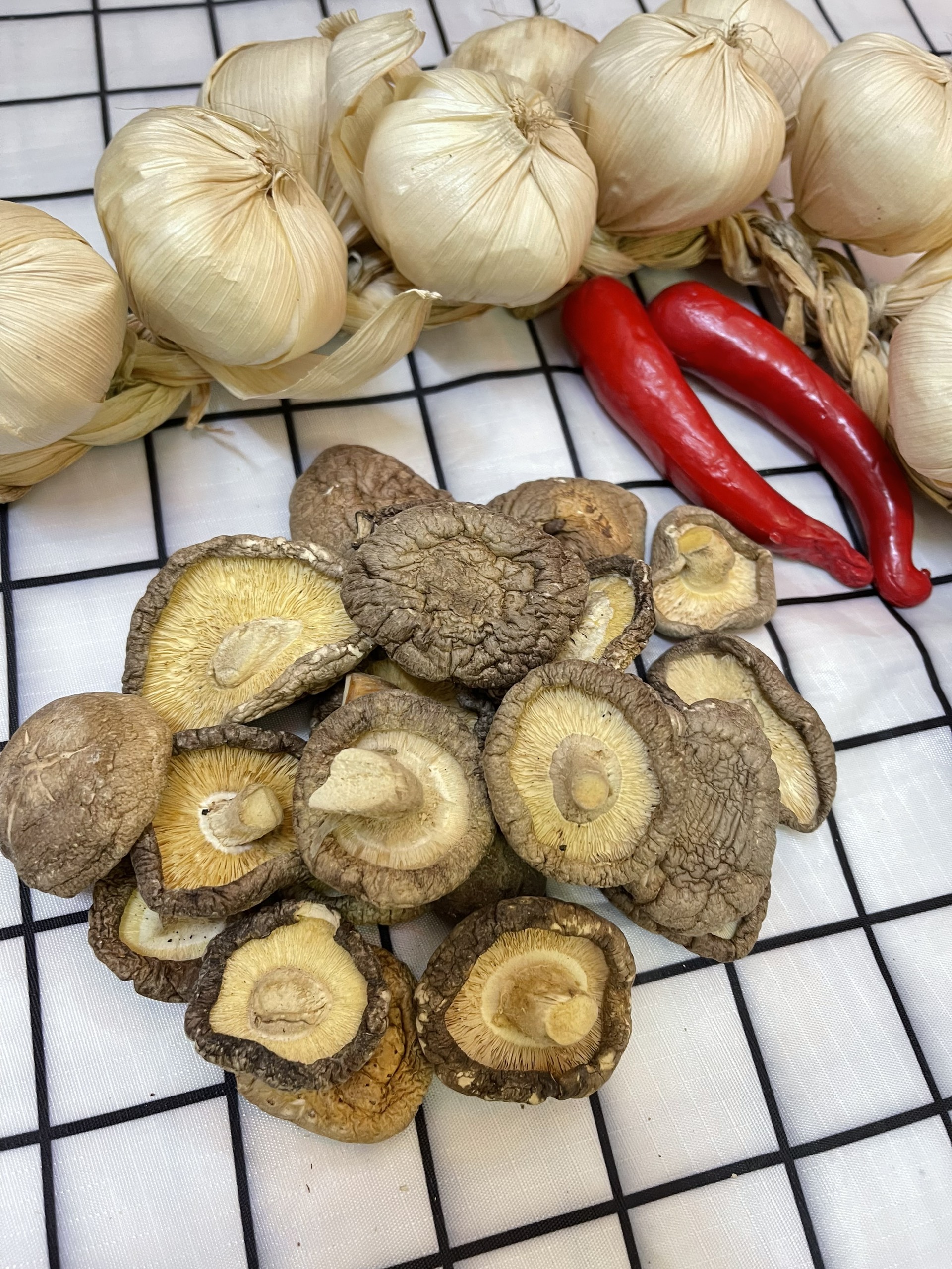 NẤM ĐÔNG CÔ KHÔ LOẠI NGON (100GR -500GR )