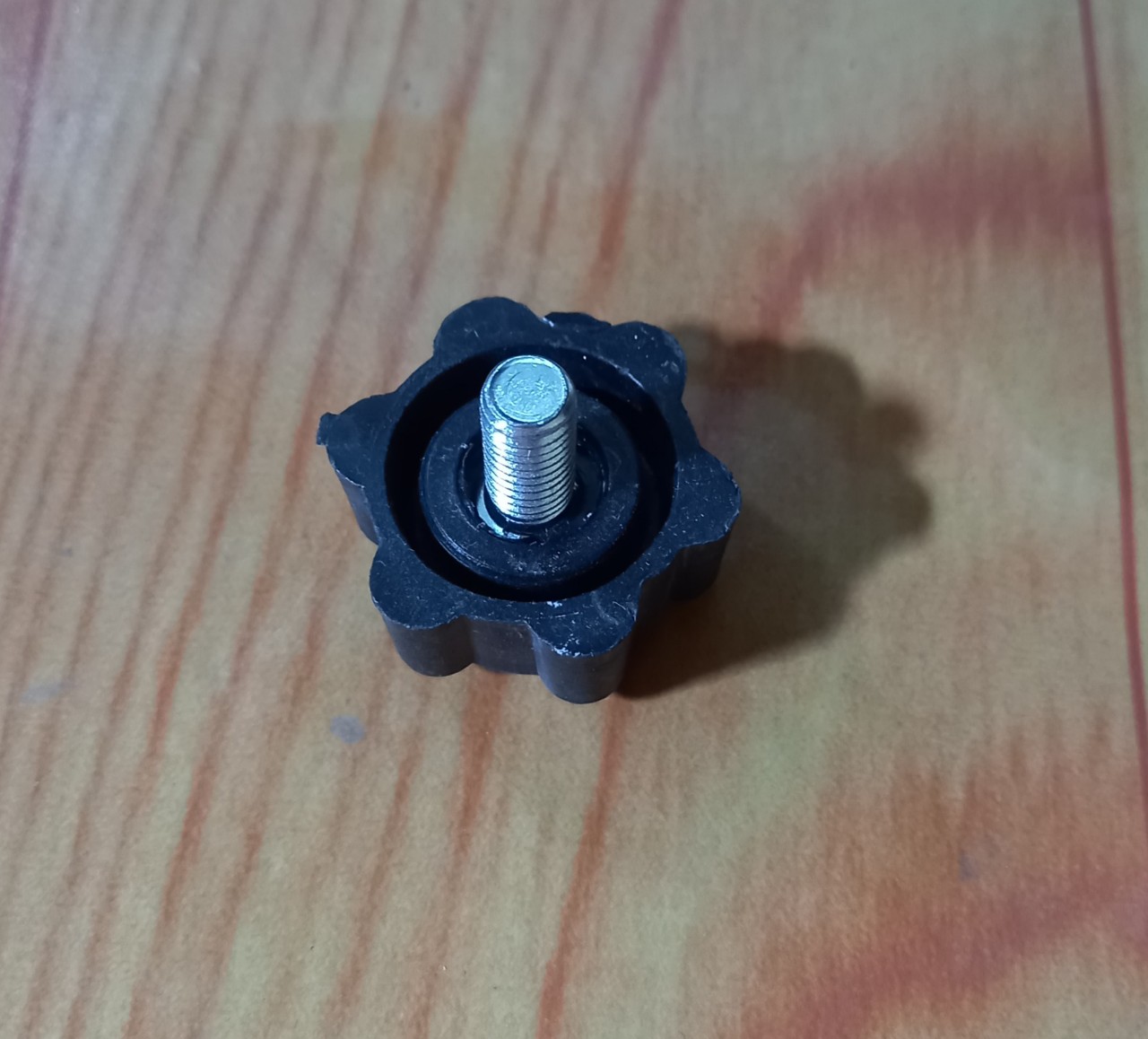 Núm vặn ren hoa mai 25mm bu long 6li - combo 5 núm vặn