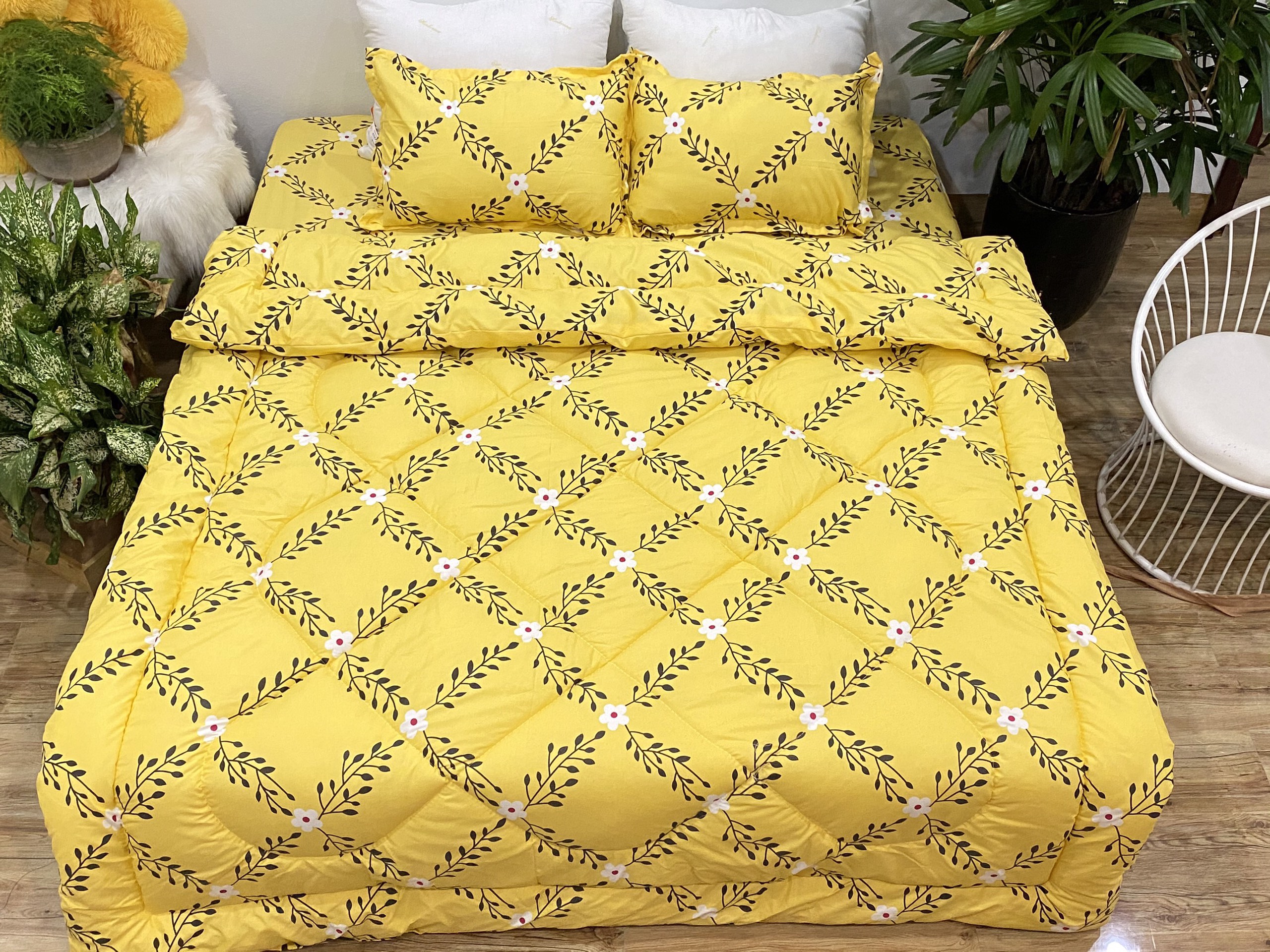 Bộ Chăn Phao 5 Món ( Gồm 1 Chăn Phao + 1 Ga Bo Chun + 2 Vỏ Gối Nằm + 1 Vỏ Gối Ôm) Mẫu Phao 40