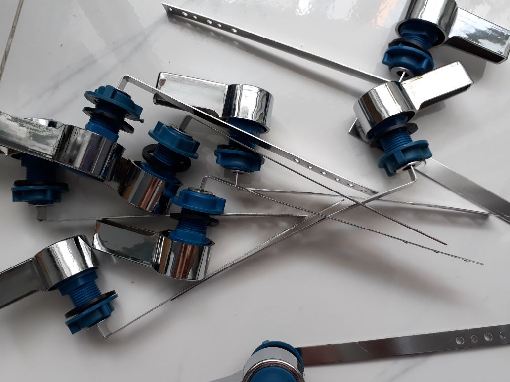 [HCM]cần gạt bồn cầu inox