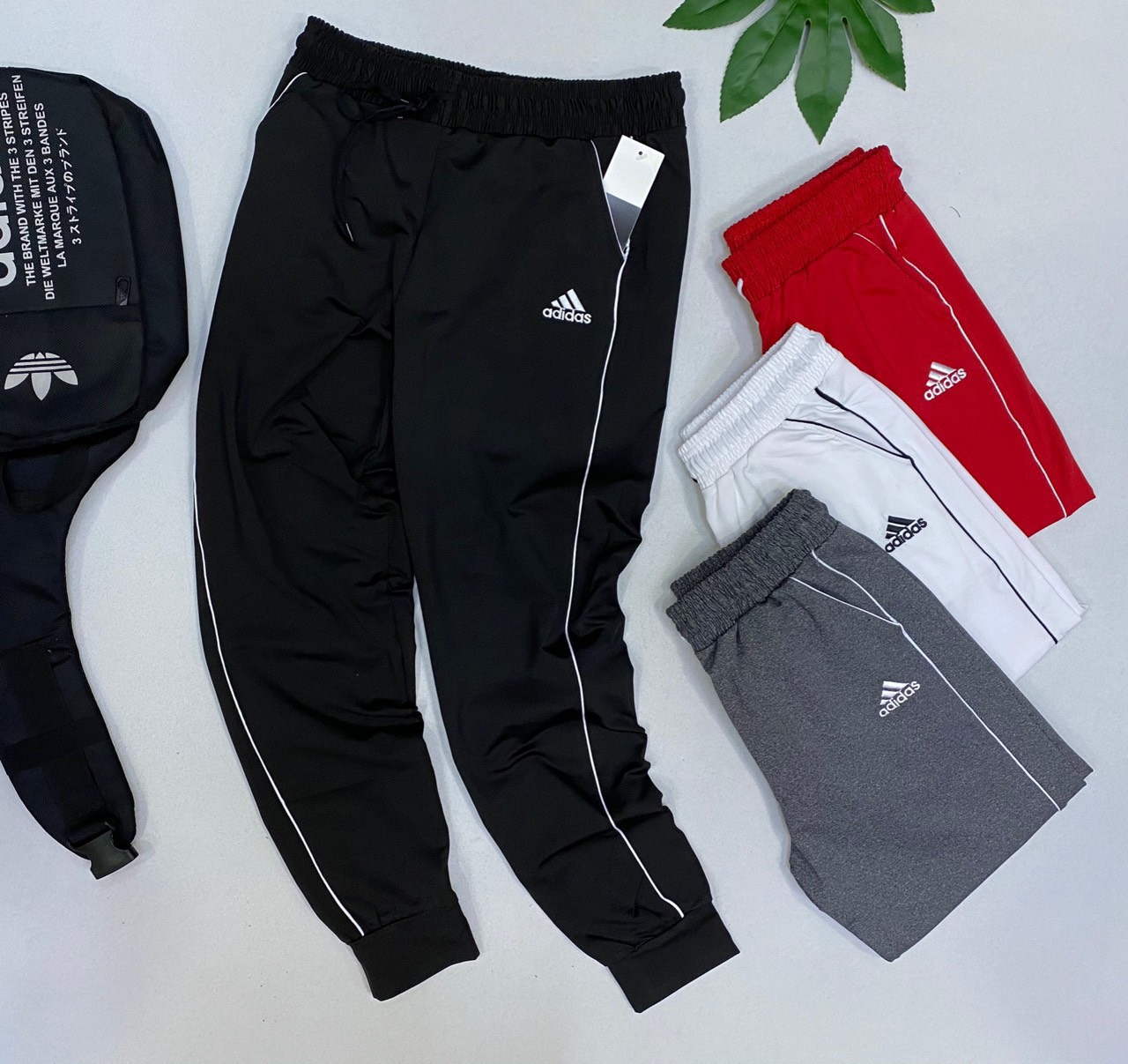 Quần Jogger Nữ Thể Thao Năng Động