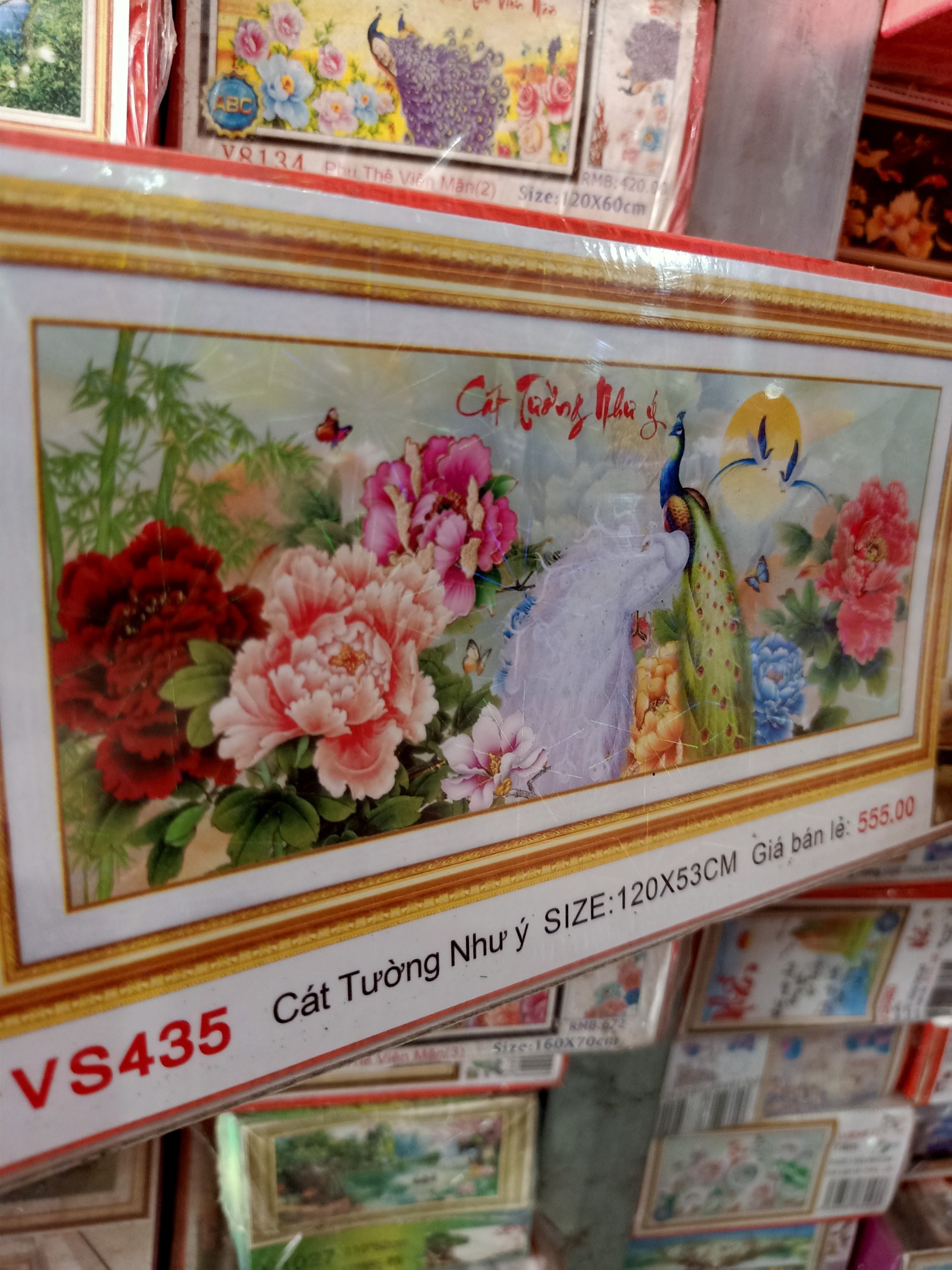 Tranh đính đá Đá ABC vs318 Tranh này cần đính: 2 chim công, hoa lá mẫu đơn, cây tím, tre. Kích thước 1m20x60cm