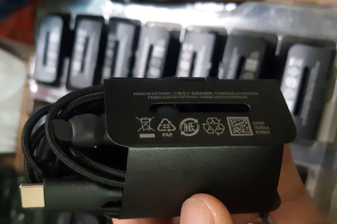 TAI NGHE SAM SUNG AKG S20 CHÂN TYPEC {tặng Hộp đựng tai nghe}.