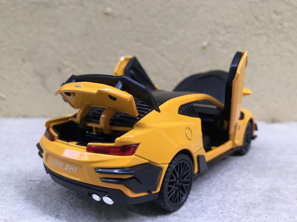 Mô hình xe CHEVROLET Camaro 2022 - 1:32