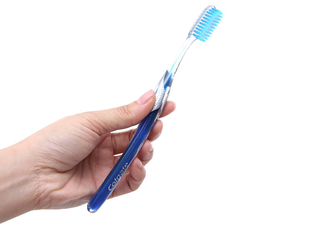Bàn chải Colgate SlimSoft Advanced siêu mềm mảnh