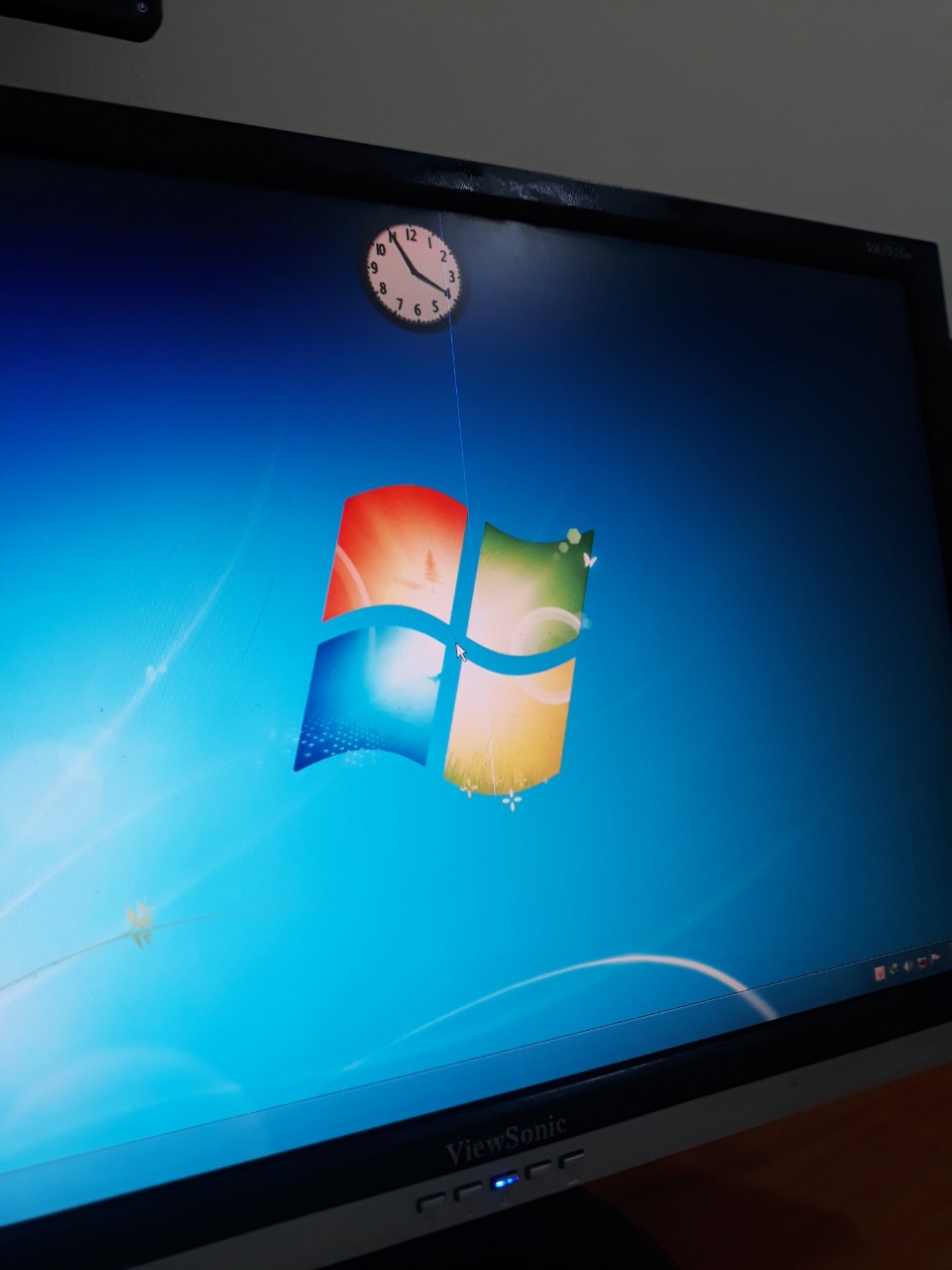 Màn 17in, 19in các loại  thanh lý nám nhẹ / kẻ