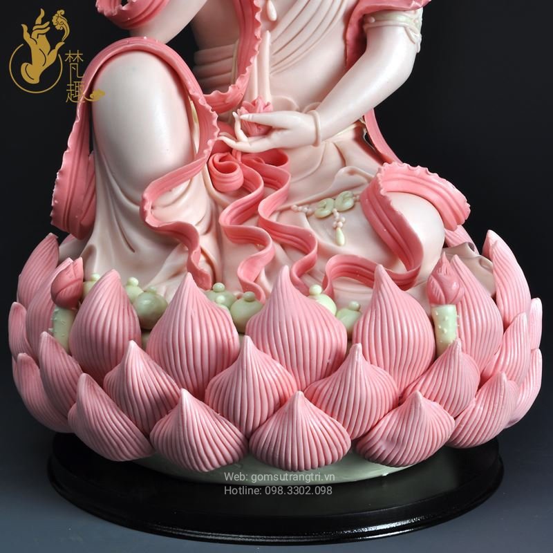 Tượng Phật Bà tọa đài sen