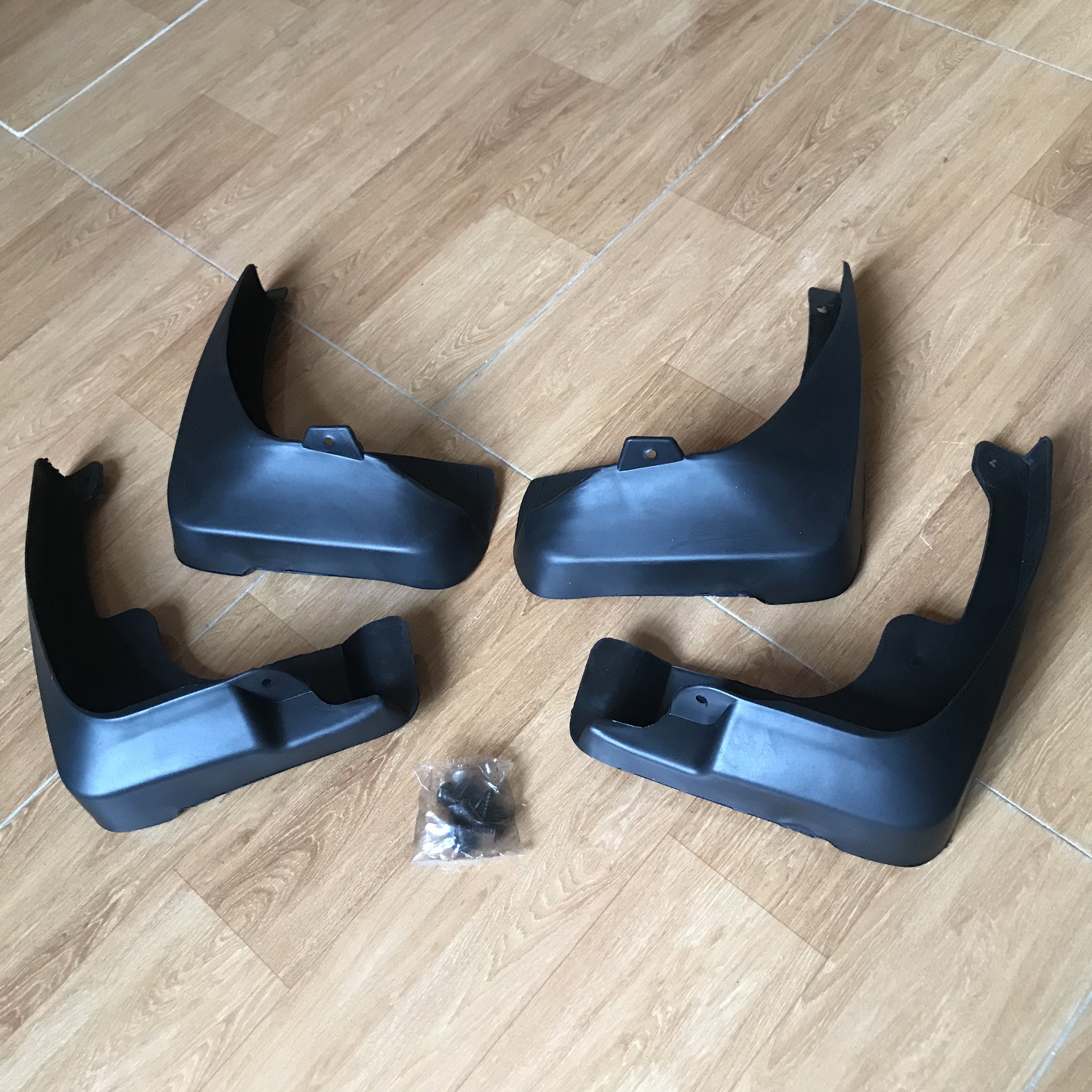Chắn bùn Toyota Camry đời 2007-2012 ( Không có chữ CAMRY TRÊN SẢN PHẨM )