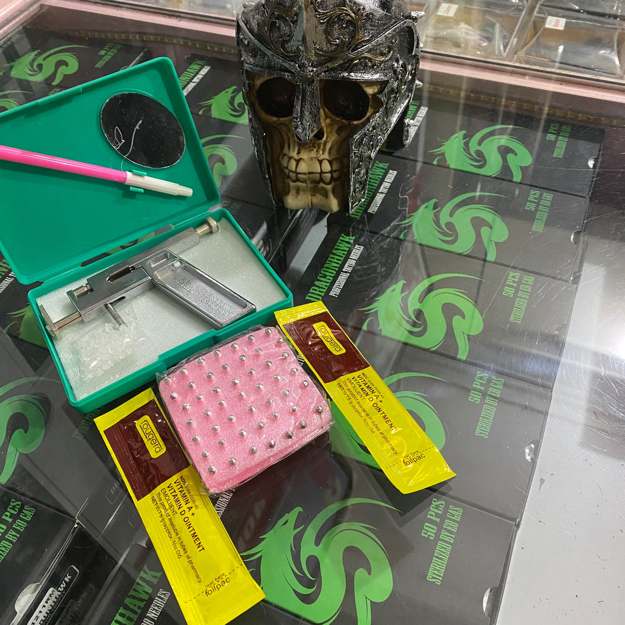 Dụng cụ bấm lỗ tai
