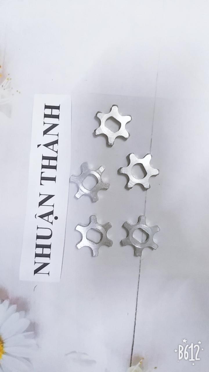 Bánh răng (nhông) máy cưa xích điện 5016/6018/405 6 răng (9X12mm)