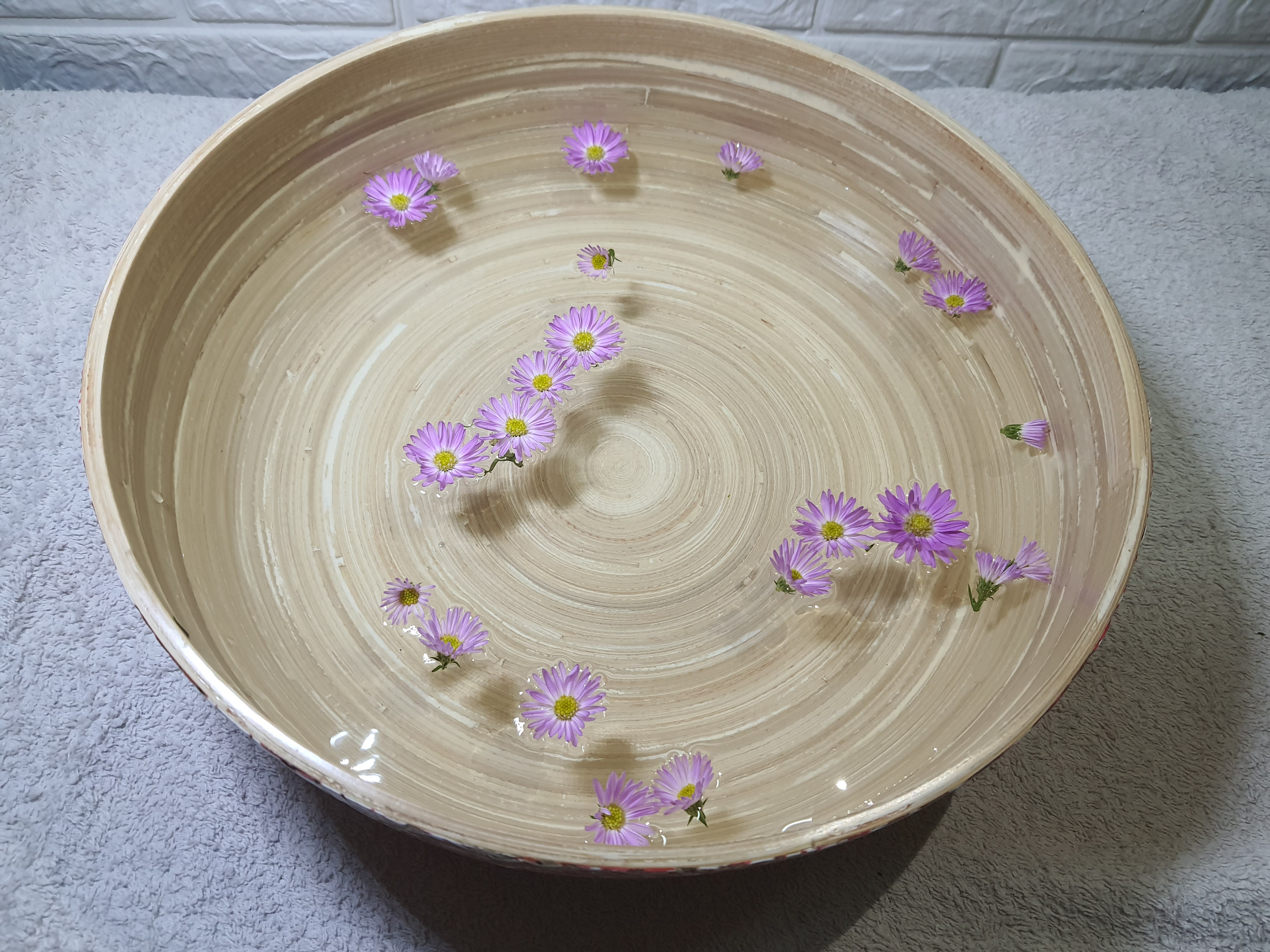 chậu ngâm chân bằng tre (khảm đen)