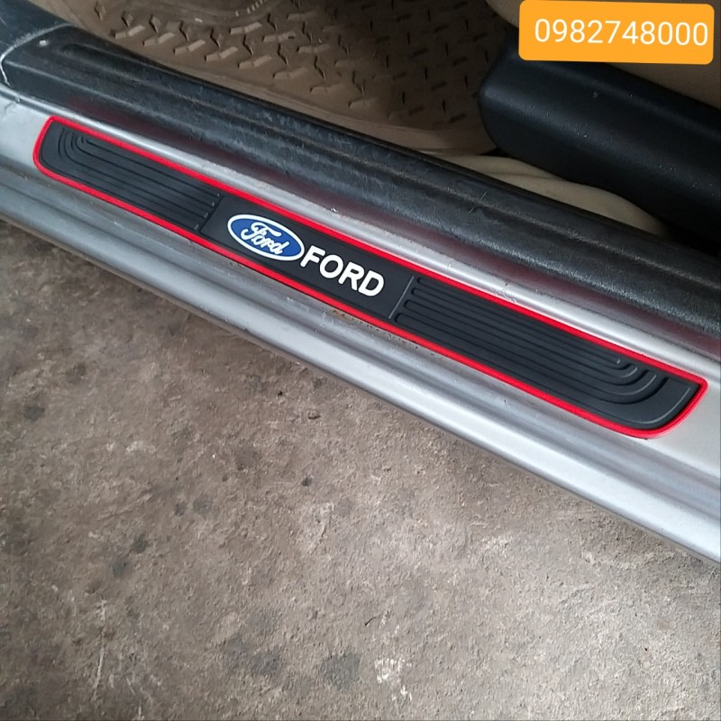 Bộ 4 Miếng Nẹp Bước Chân Bằng Cao Su Hãng FORD Chống Trơn Trượt Miếng Dán Chống Trầy Xước Bậc Cửa Lên Xuống Ô Tô -Nhà Buôn Đồ Chơi Xe Hơi