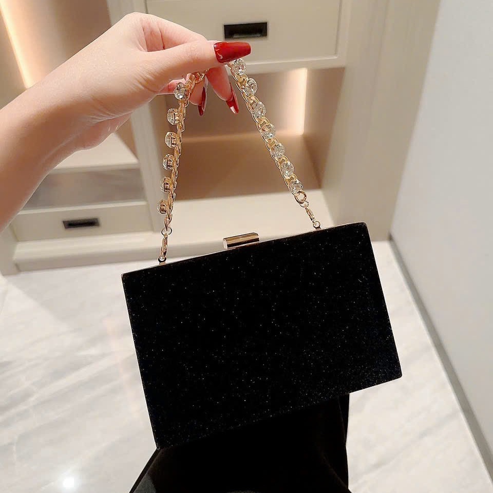 Clutch dự tiệc dáng vuông quai đính đá sang trọng