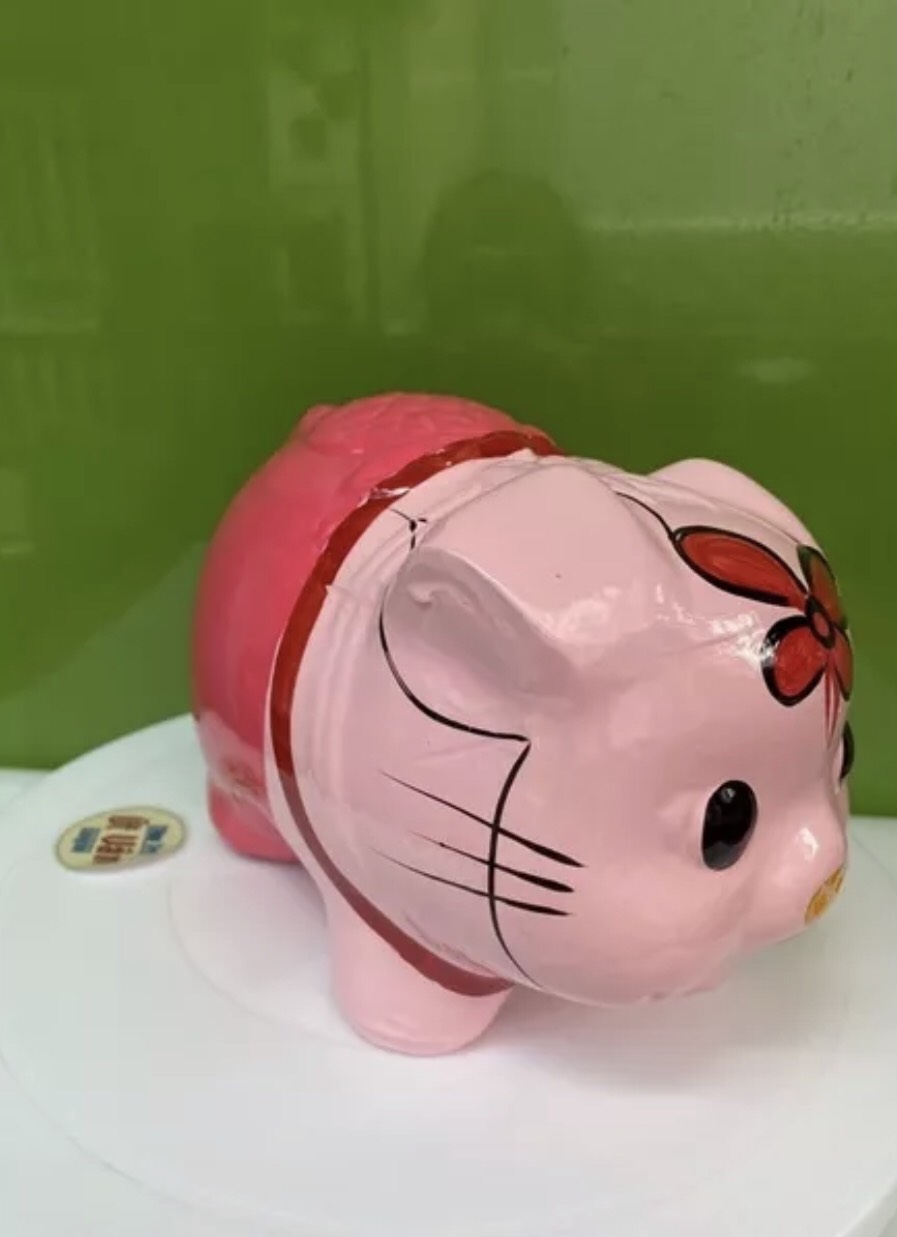 Heo đất tiết kiệm Helo Kitty size M ( 18x10x13 )