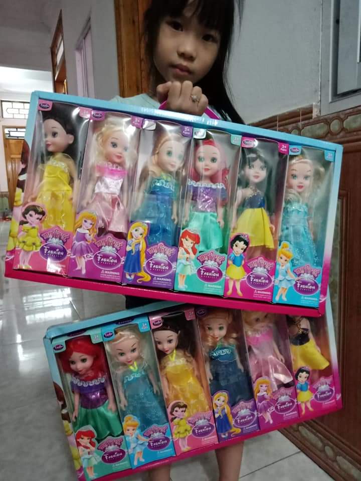 Búp bê đồ chơi