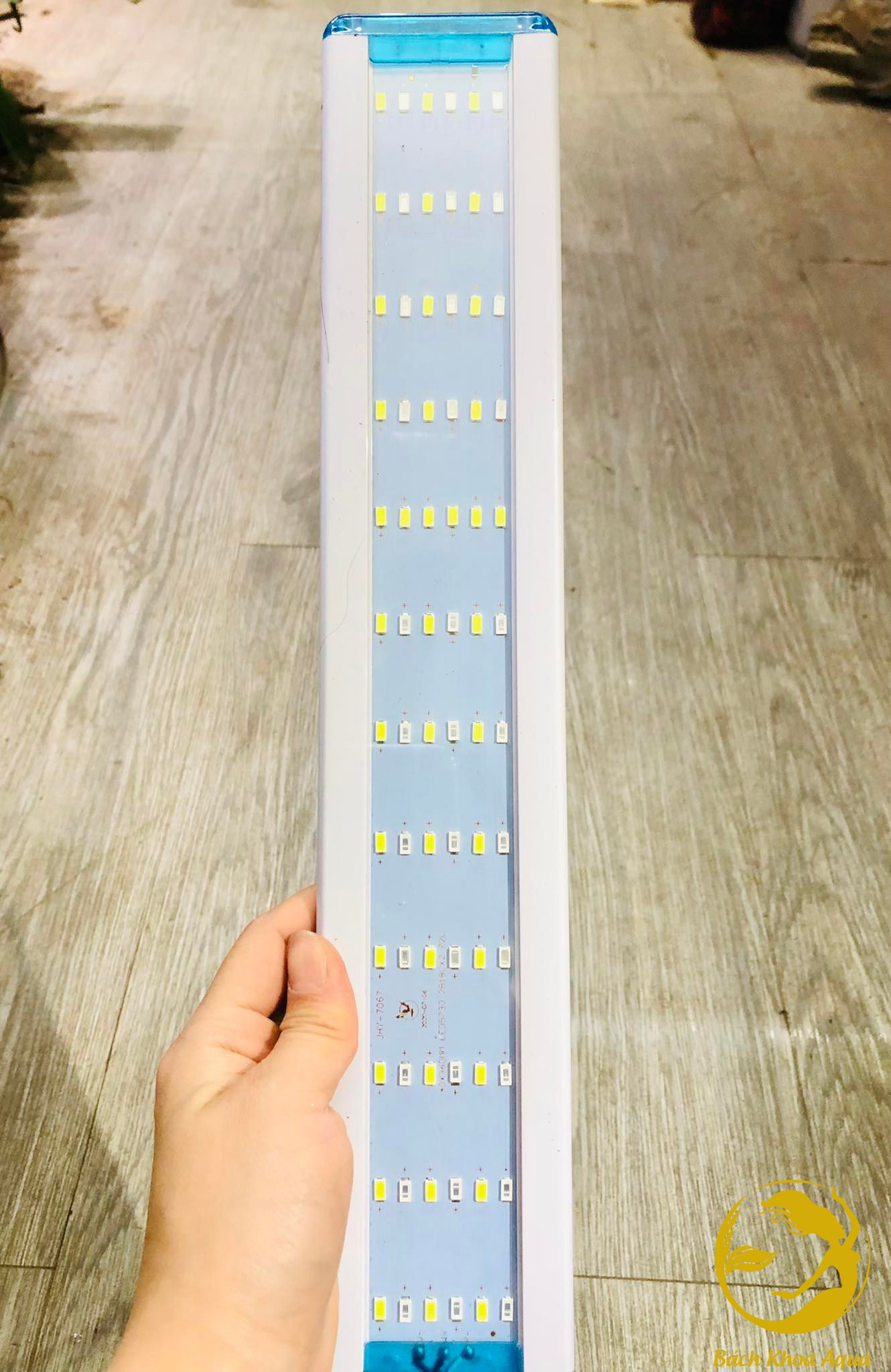 Đèn led máng hồ cá 6 dãy trắng dài 40cm- đèn led siêu sáng cho hồ cá, bể cá từ 20-60cm