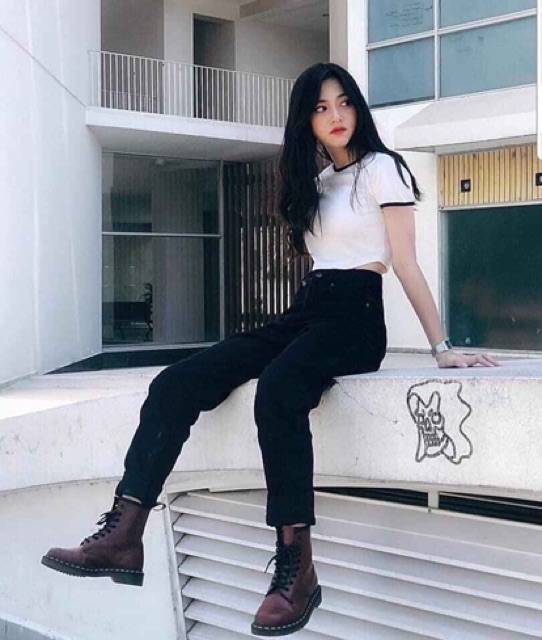 Áo croptop body thun cổ viền đen trắng