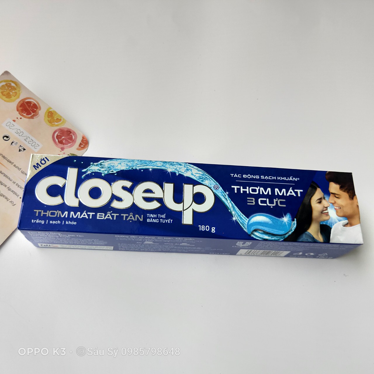 Kem đánh răng Closeup Tinh thể Băng Tuyết 180g