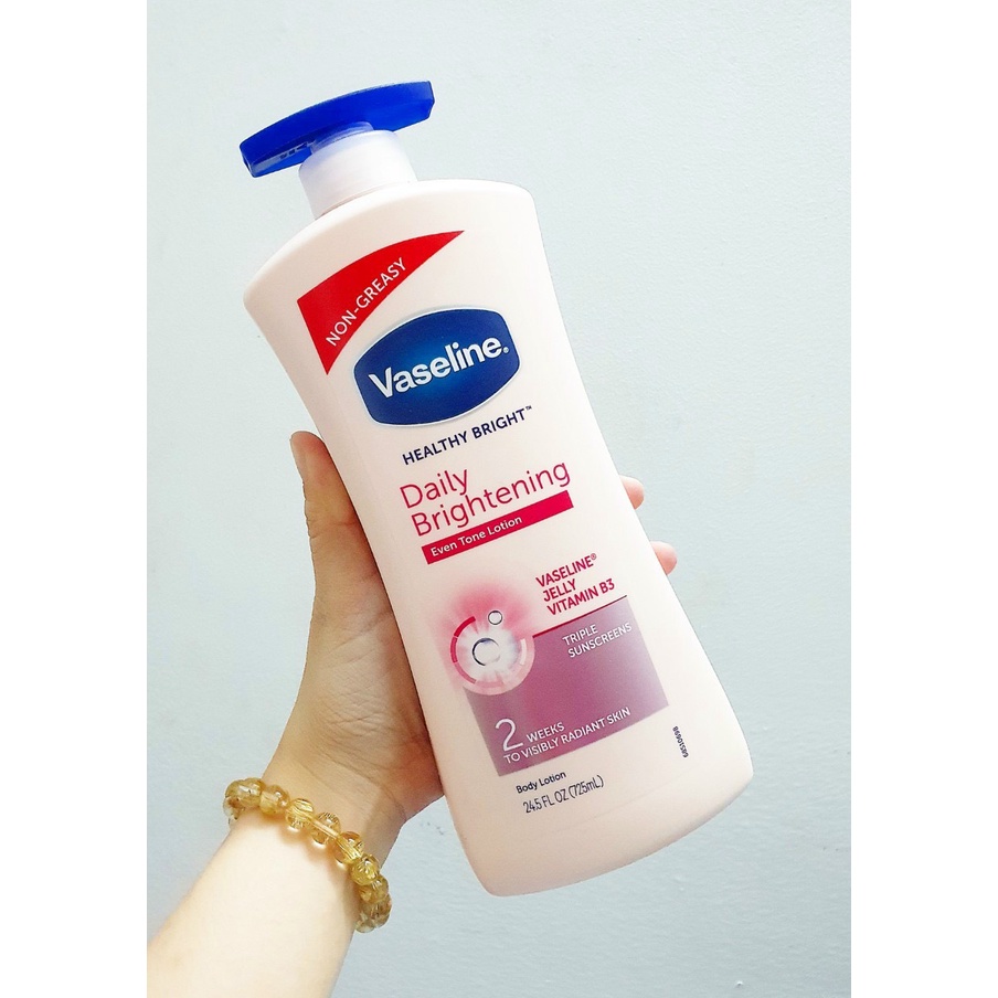 Dưỡng thể trắng da Vaseline 725ml
