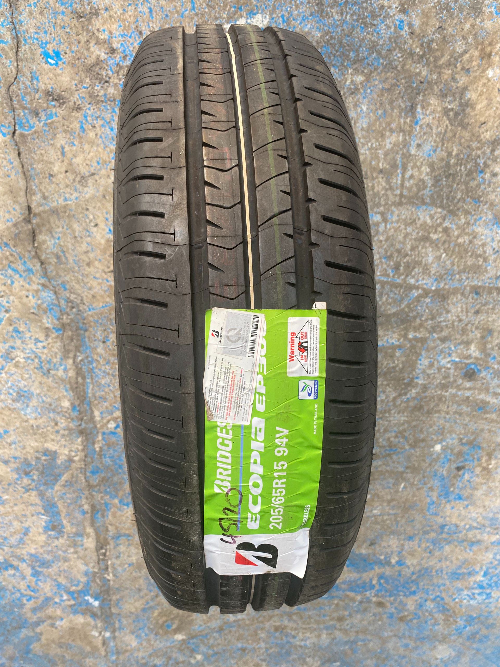 Lốp bridgestone 205/65R15 EP300
