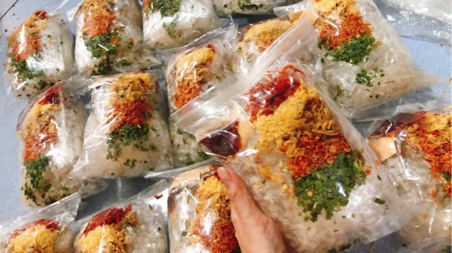 1bịch bánh tráng trộn ngon