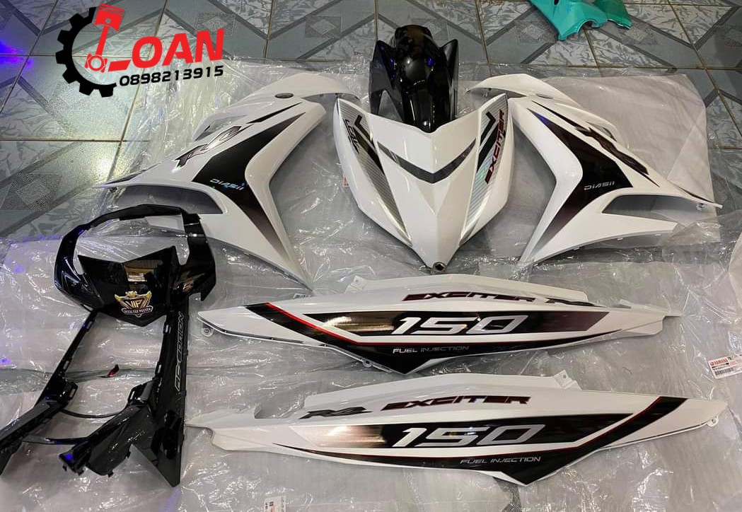 Dàn áo exciter 150 màu trắng đen luôn tem hàng zin