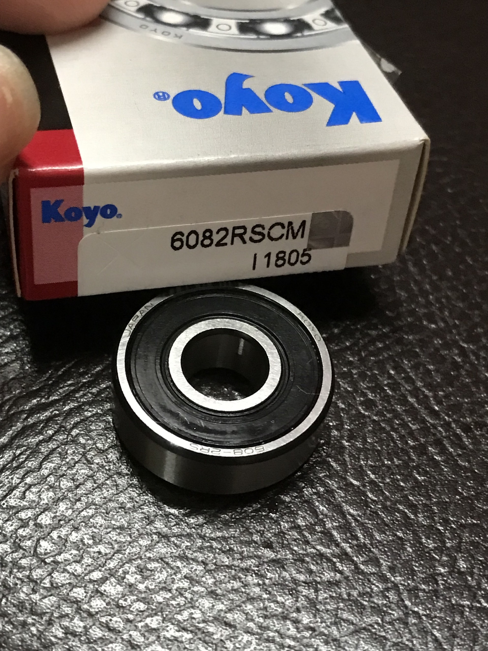 Vòng bi (bạc đạn) KOYO 2RSCM 608
