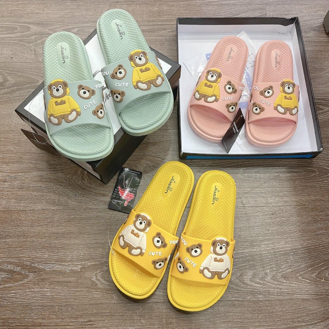 [HCM]DÉP BẢNG NHỰA GẤU CUTE