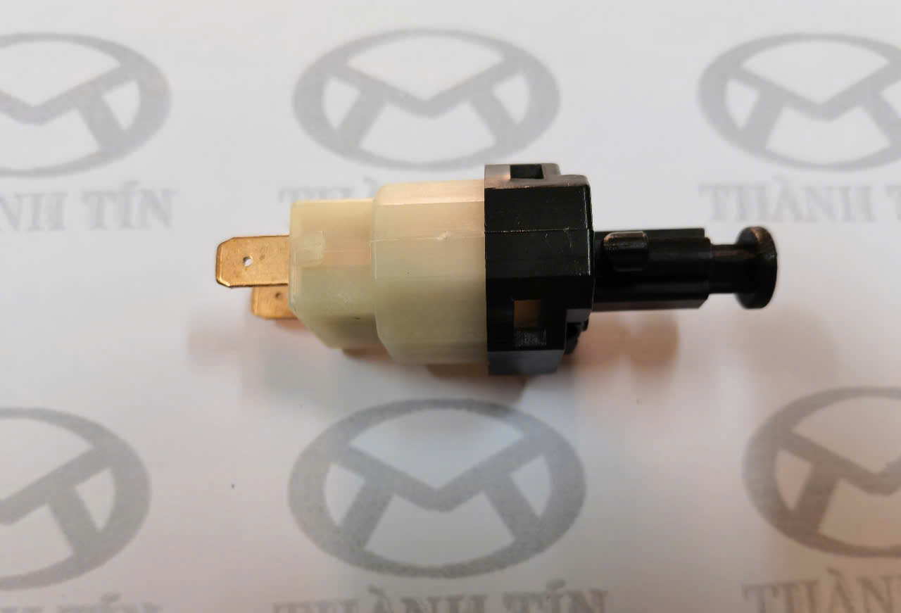 Công tắc báo đèn phanh Chery QQ3/Daewoo Matiz 1,2
