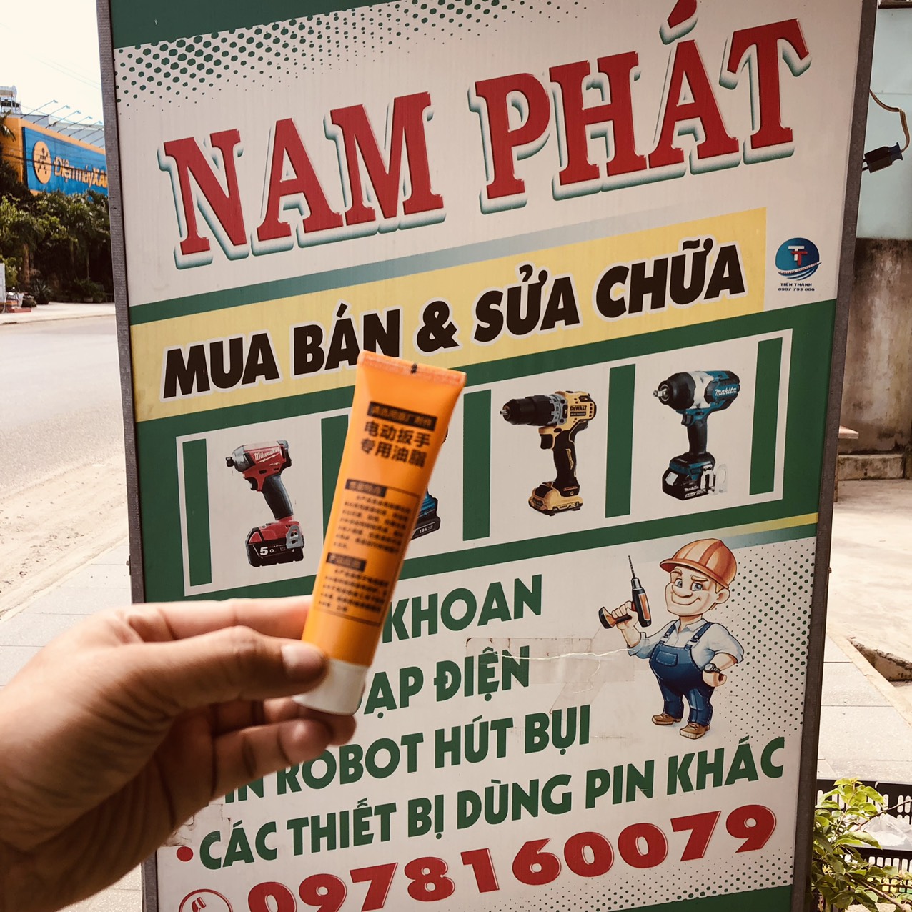 Mỡ chịu nhiệt dành cho máy khoan