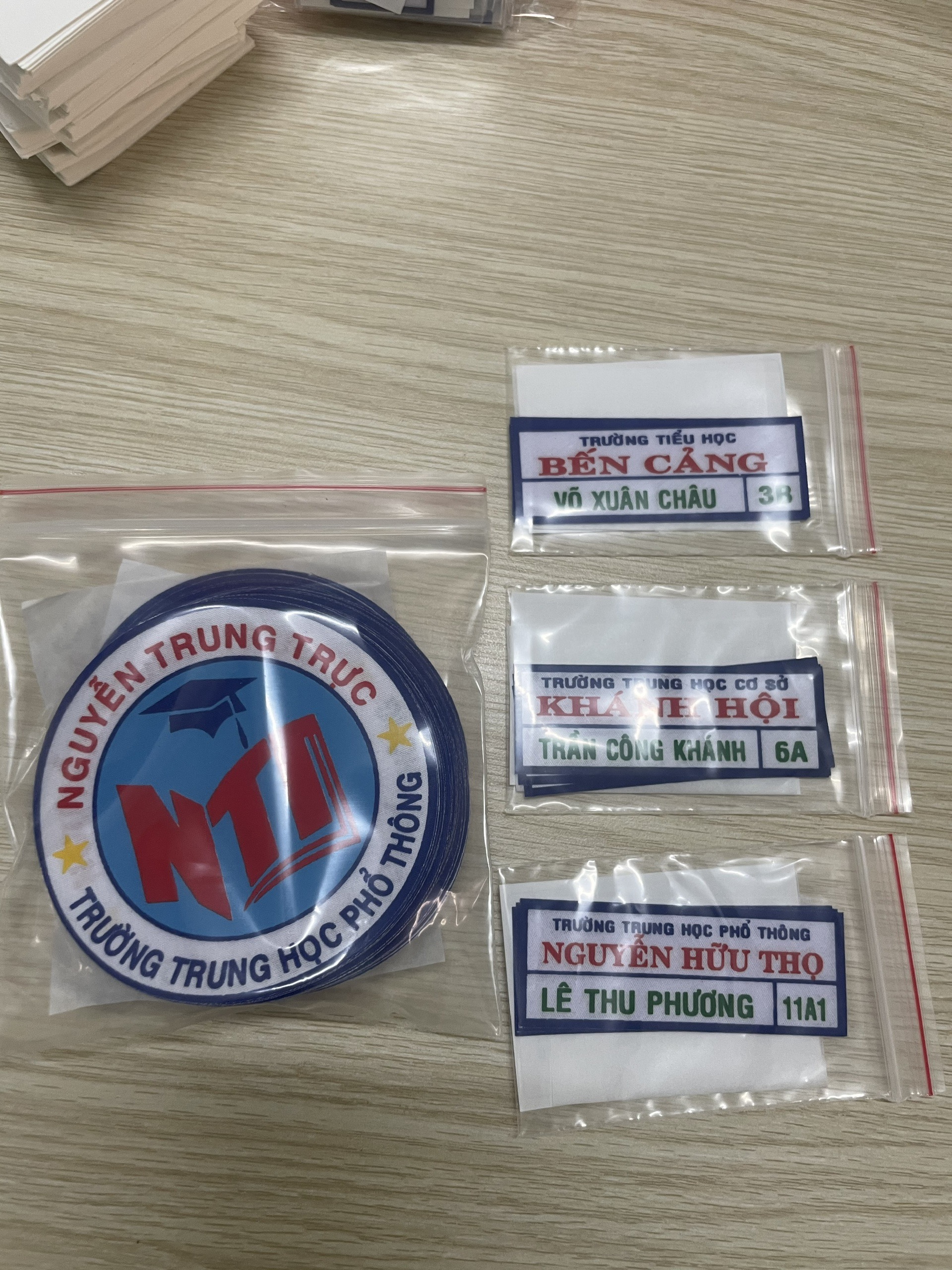 bảng tên - logo ủi