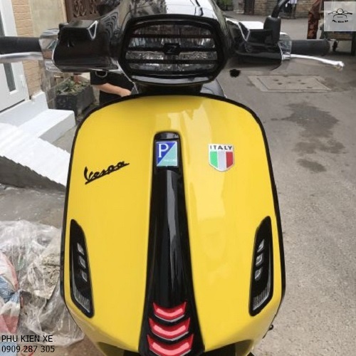 [Bộ 4 Cái ] Ốp Đèn Xi Nhan Cao Cấp Cho Vespa Sprint Primavera