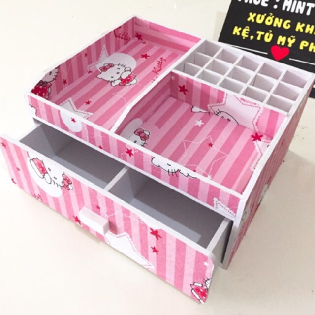 Kệ mỹ phẩm 25cm hellokitty sọc