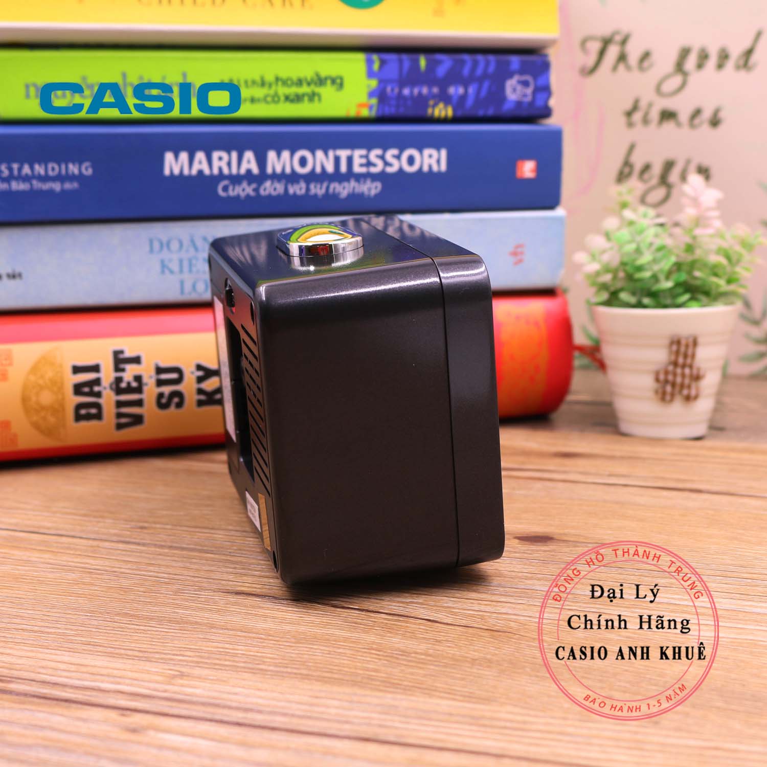 Đồng hồ để bàn Casio TQ-218-1BDF báo thức ( Kích thước 9×10.7×6 cm )
