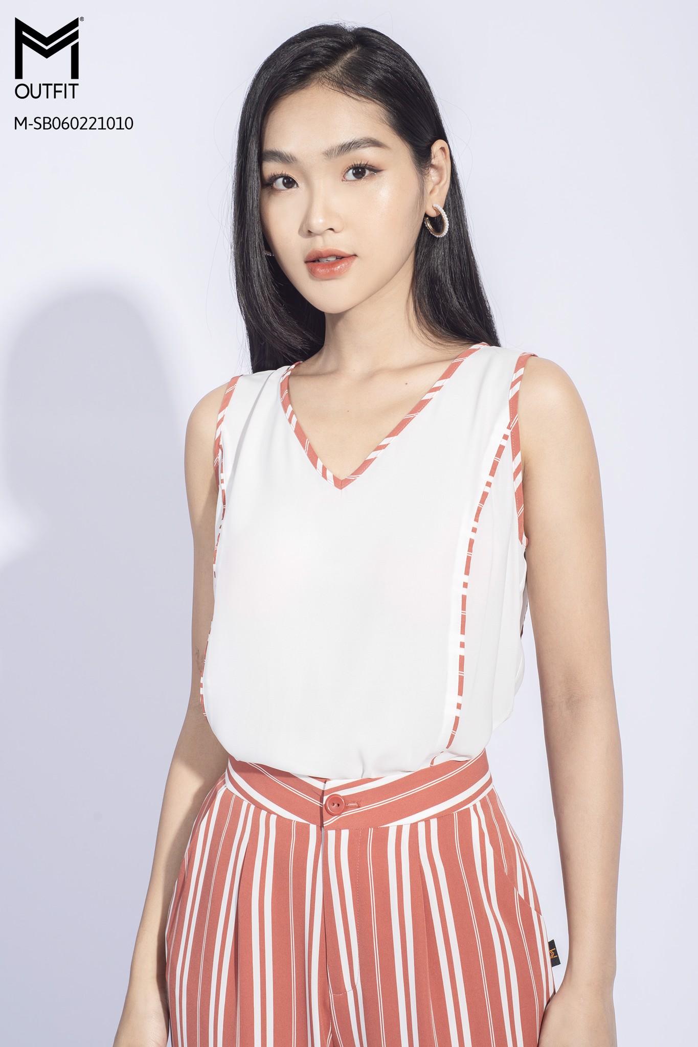 Set bộ. Áo sát nách cổ V, quần dài - mmoutfit