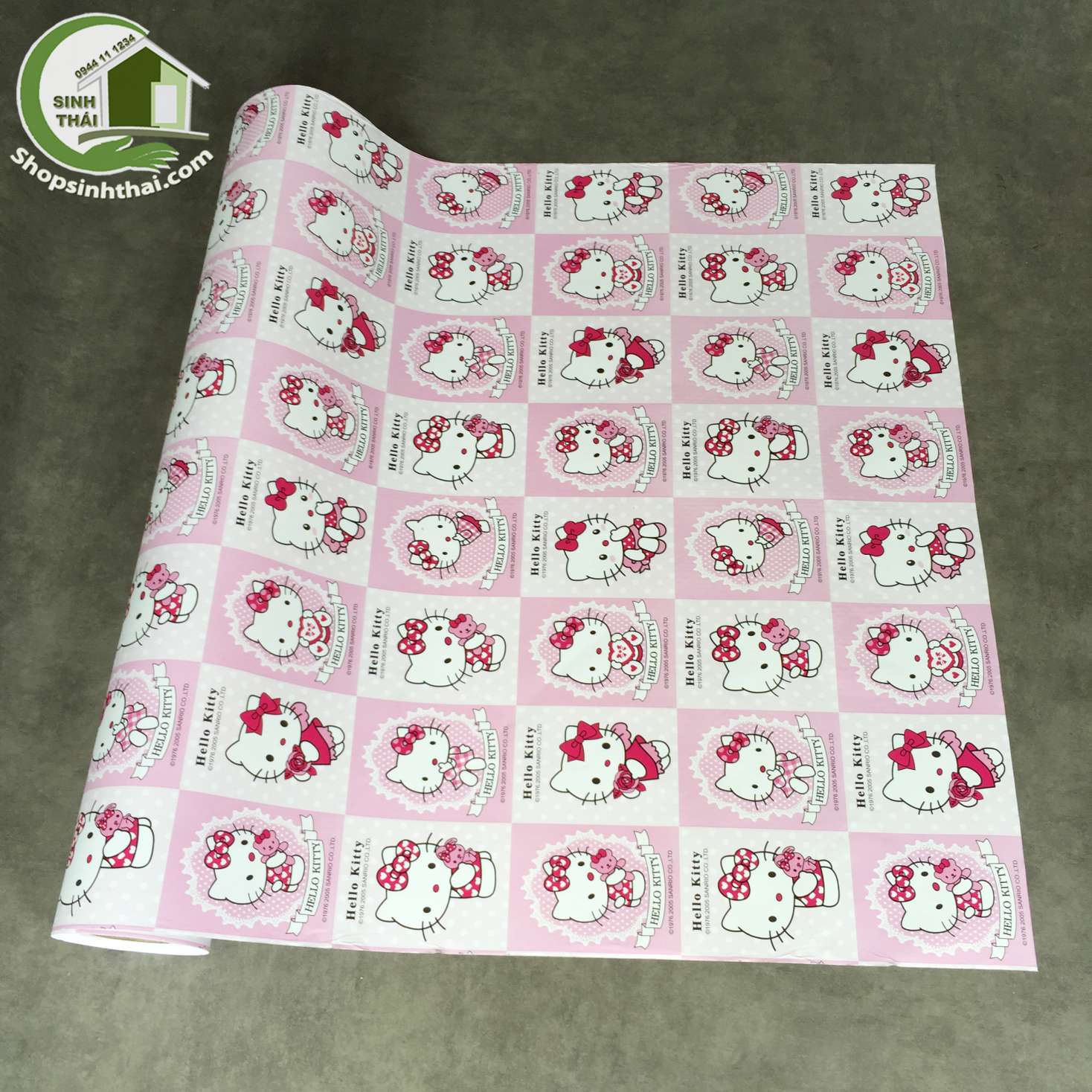[HCM]Giấy dán tường hello kitty màu hồng có ô vuông - [ 50cm x khổ 90cm ] có sẵn keo - bán theo mét đặt 1 lần được nửa mét cắt liền 1 tấm chứ không cắt rời từng tấm