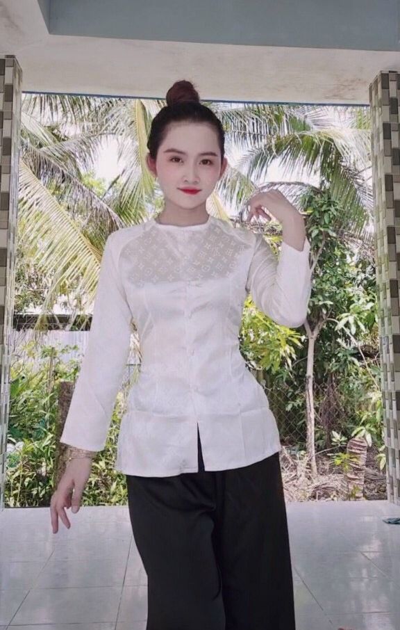 ÁO BÀ BA L**V KÈM QUẦN