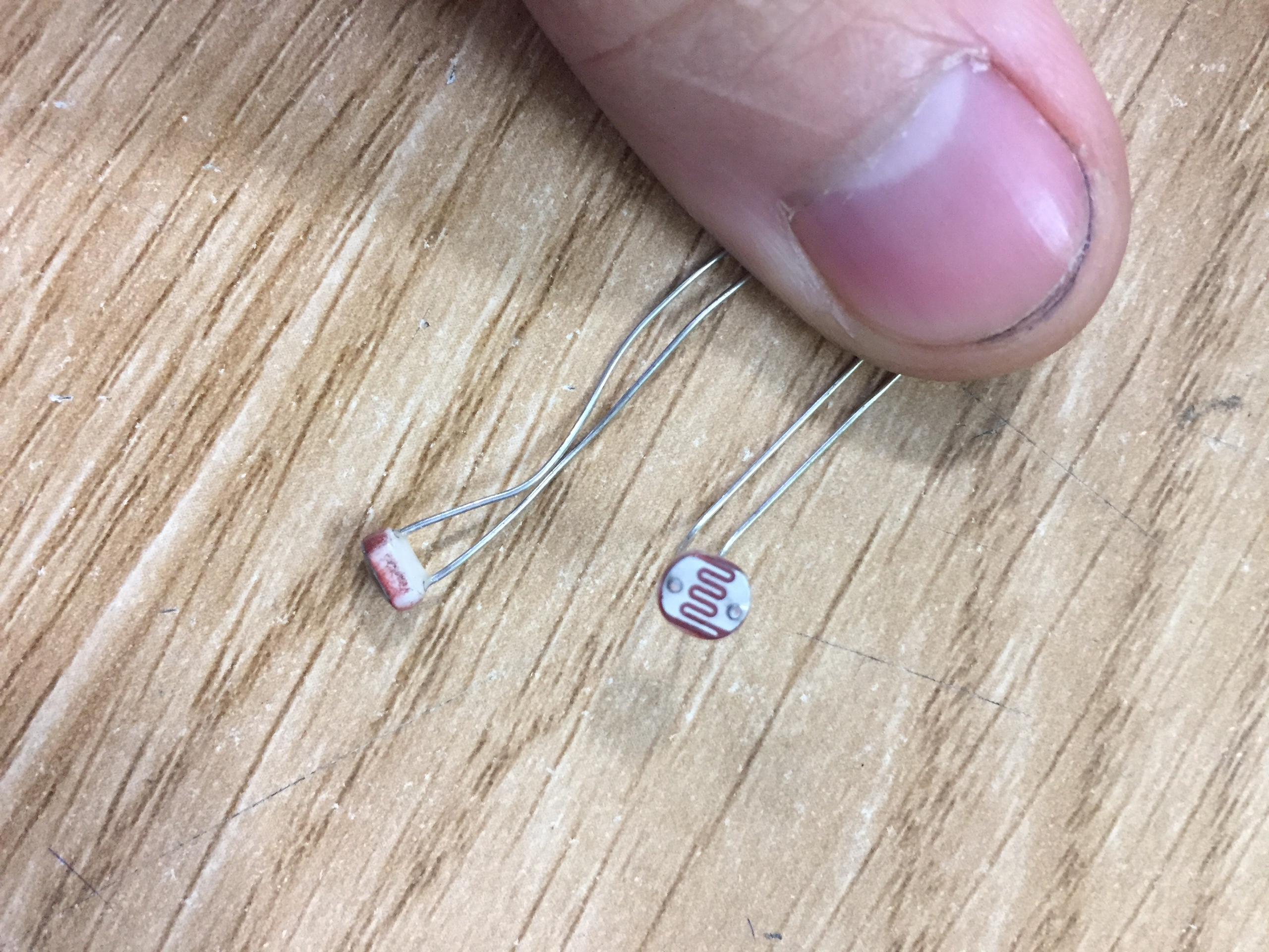 10 Quang trở 5mm 5528