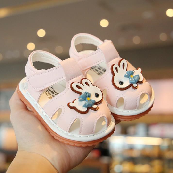 Sandal tập đi cho bé gái đế mềm chống trơn có kèn hoạt tiết thỏ (003) - DTD06