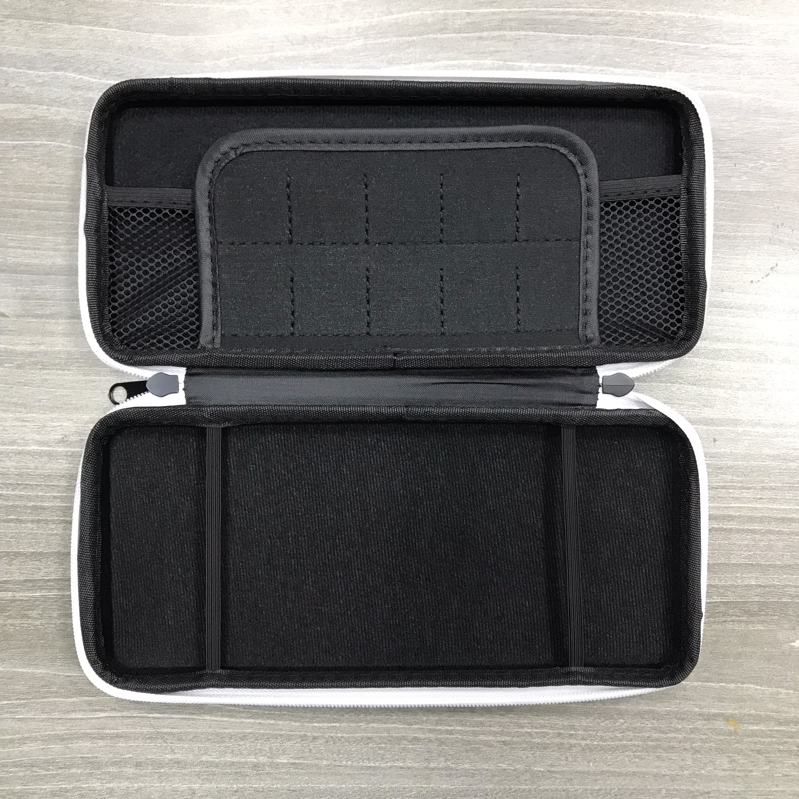 Phụ kiện bóp đựng cho máy chơi game Nintendo Switch OLED model
