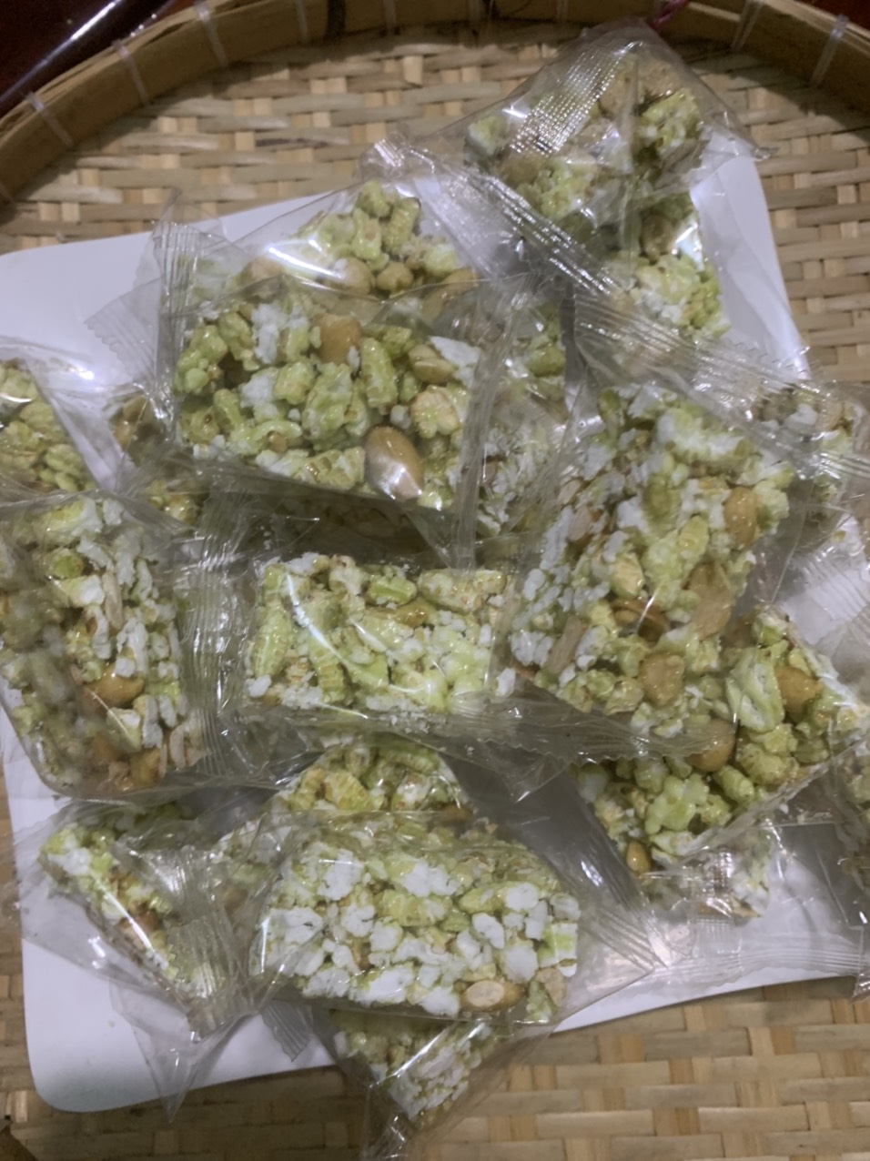 Cốm Nếp lá dứa đậu phộng .