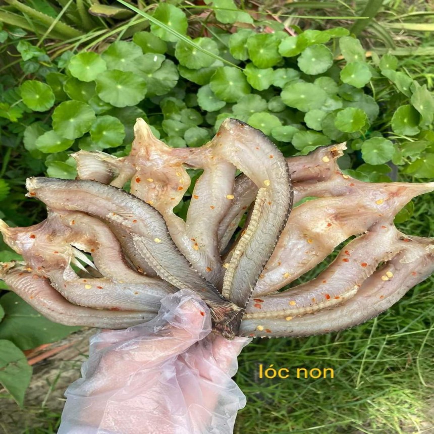 Khô cá lóc cửng sẻ (cá lóc non) 3 nắng khô Thoại Sơn hàng nhà làm, tươi ngon chất lượng, cá làm khô tươi 100% cá ướp gia vị vừa ăn, không mặn, khâu chế biến hợp vệ sinh, bảo quản hút chân không