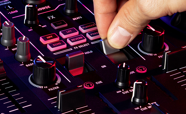 Bàn Dj Numark Mixtrack Platinum Fx