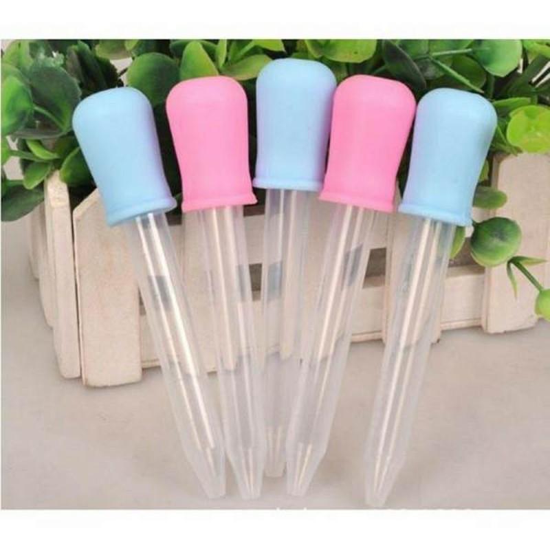 Dụng cụ uống thuốc cho bé