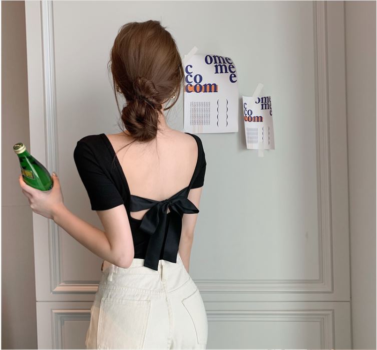 Áo cổ vuông thắt nơ sau lưng