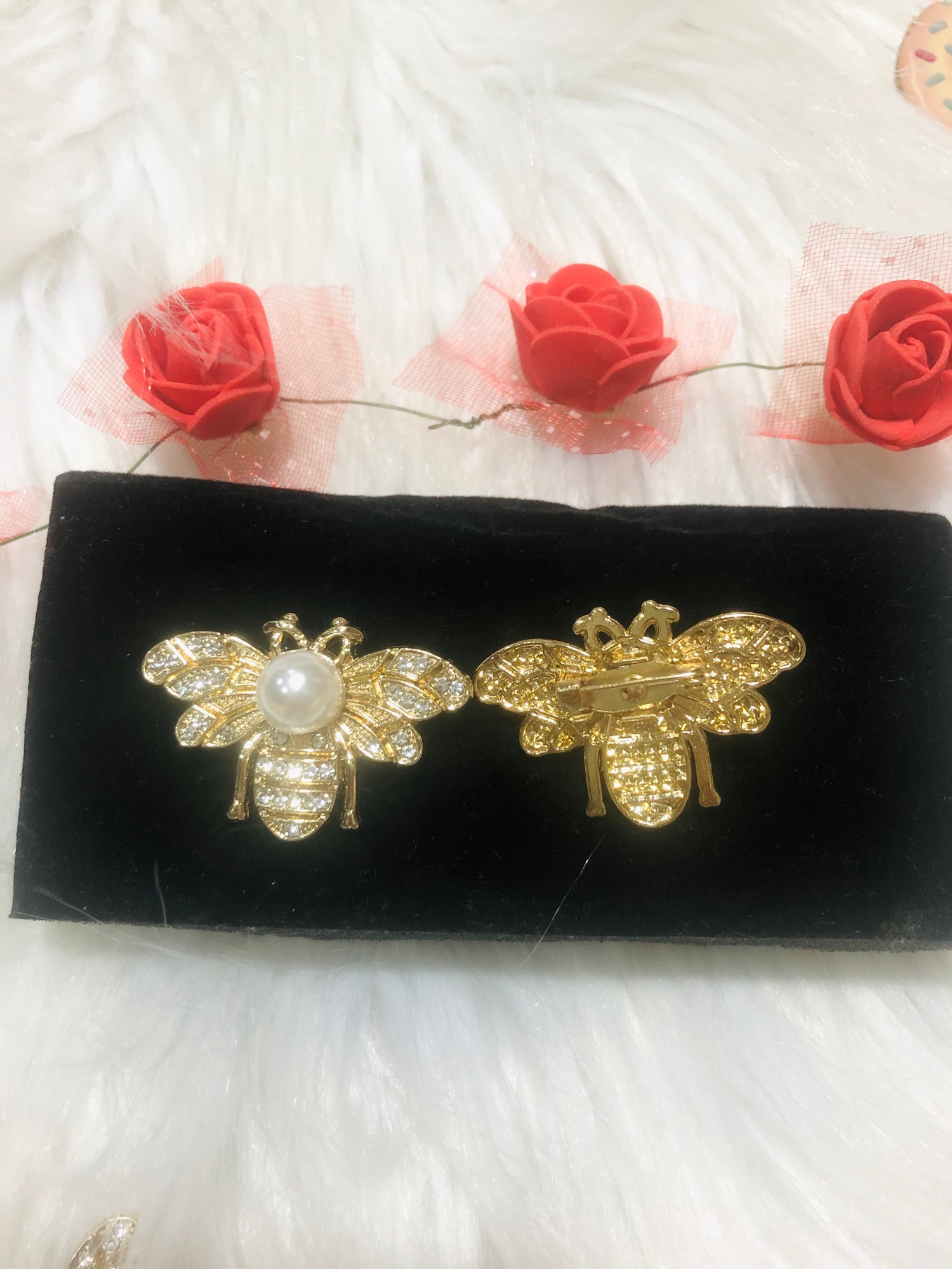 Ốp lưng Cài áo con ong