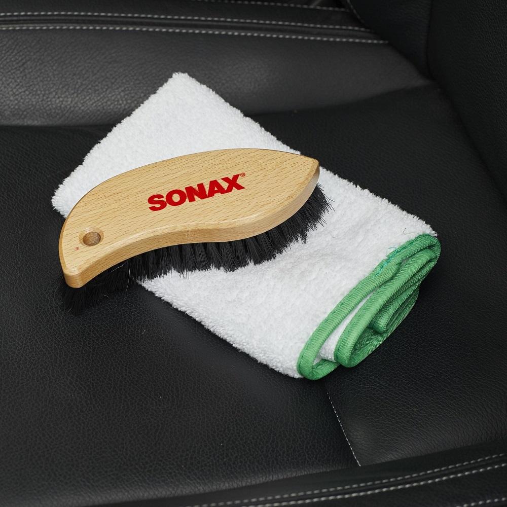 Bàn chải vệ sinh nội thất Sonax textile & leather brush